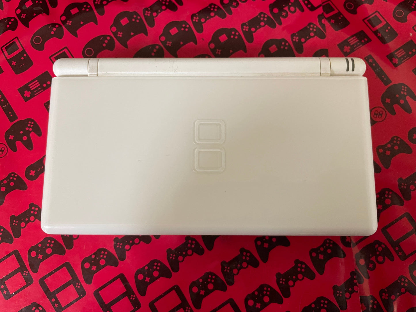 White Nintendo DS Lite Nintendo DS