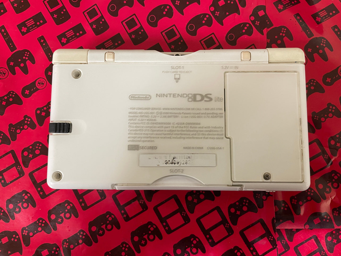 White Nintendo DS Lite Nintendo DS