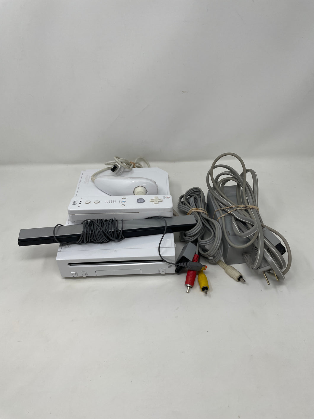 White Nintendo Wii Console Wii GameCube Compatible (RVL-001)